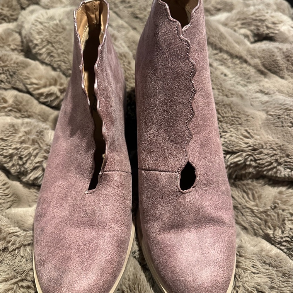 Qupid Mauve Scalloped Ankle Boots - Picture 2 of 8